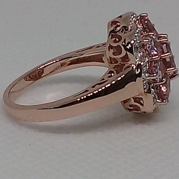 beautiful color shift garnet and diamond ring size 6! - Picture 4 of 10